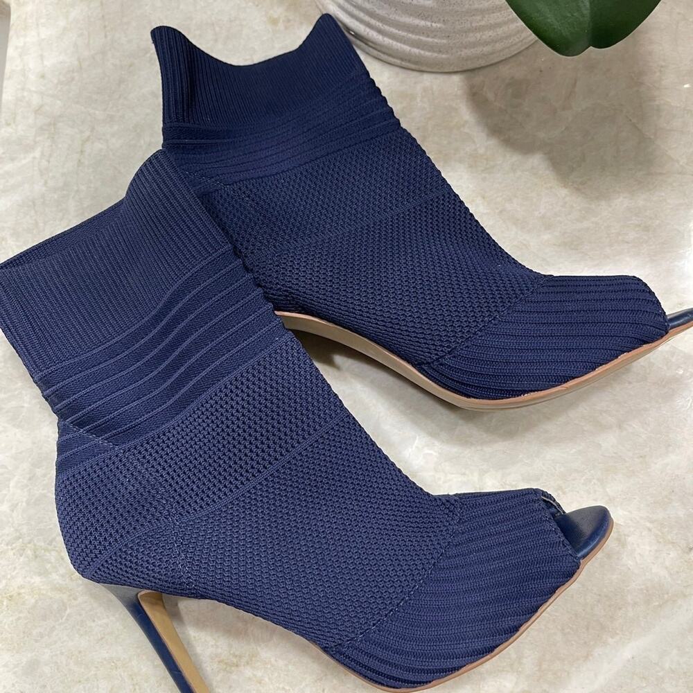 Charles by Charles David blue knit sock boots Sz 9